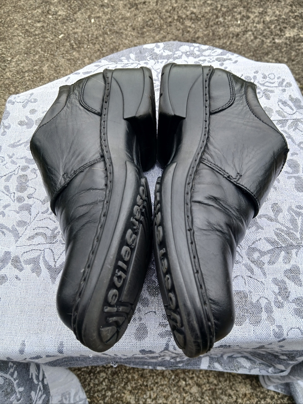 Josef Seibel Women's Size 38 Black Leather Slip-On Shoes with Decorative Buckle - Picture 5 of 9